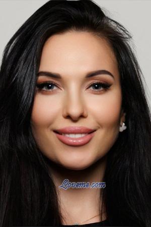 205007 - Valentina Age: 38 - Russia