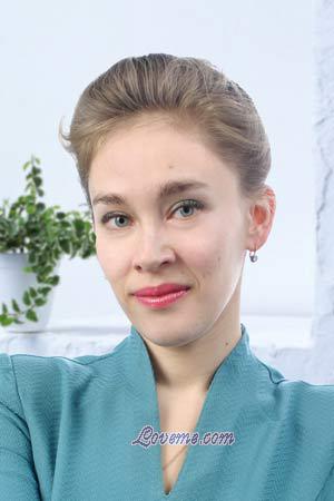 78620 - Svetlana Age: 34 - Russia